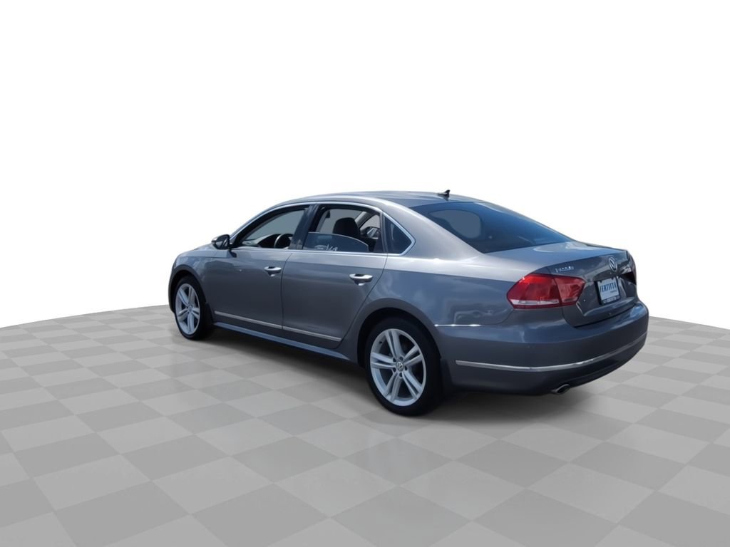Used 2012 Volkswagen Passat TDI SEL Premium FWD image 6