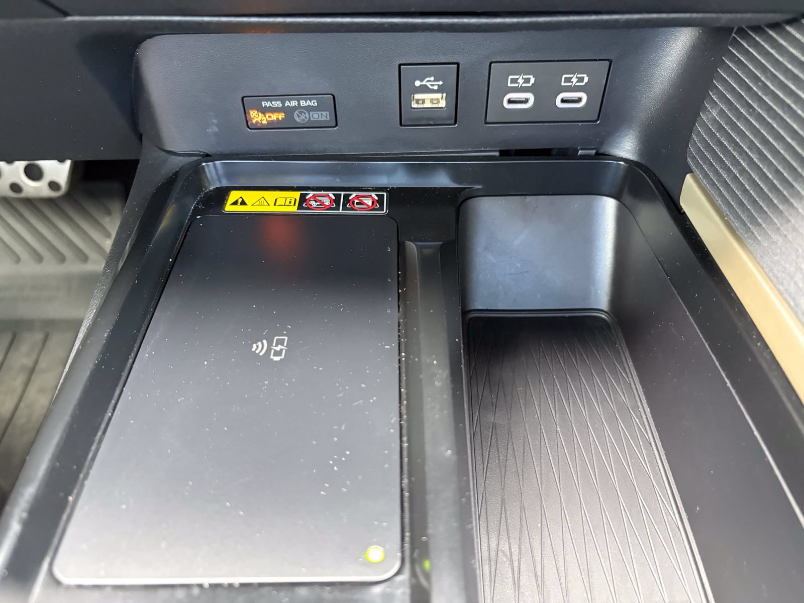 Used 2025 Toyota Camry SE FWD image 17