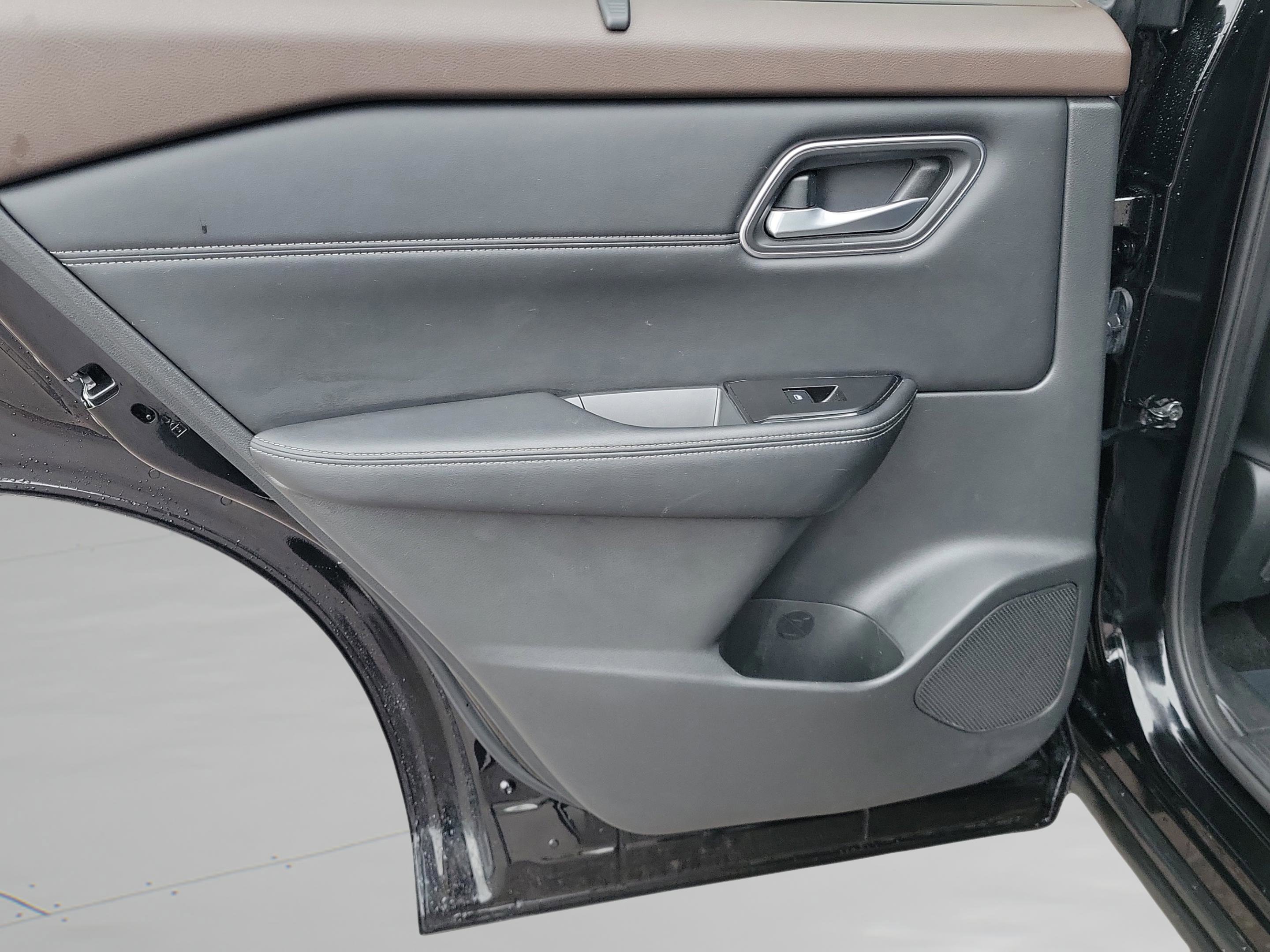 Certified 2021 Nissan Rogue SV w/ Premium Package image 14