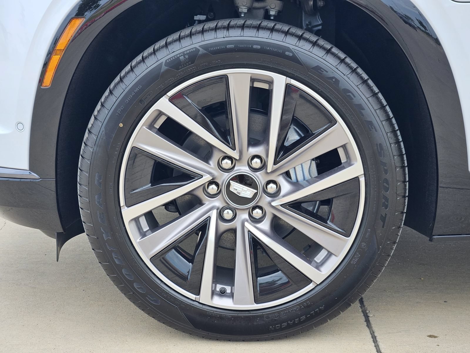 New 2027 Cadillac Vistiq Sport AWD/4WD image 12