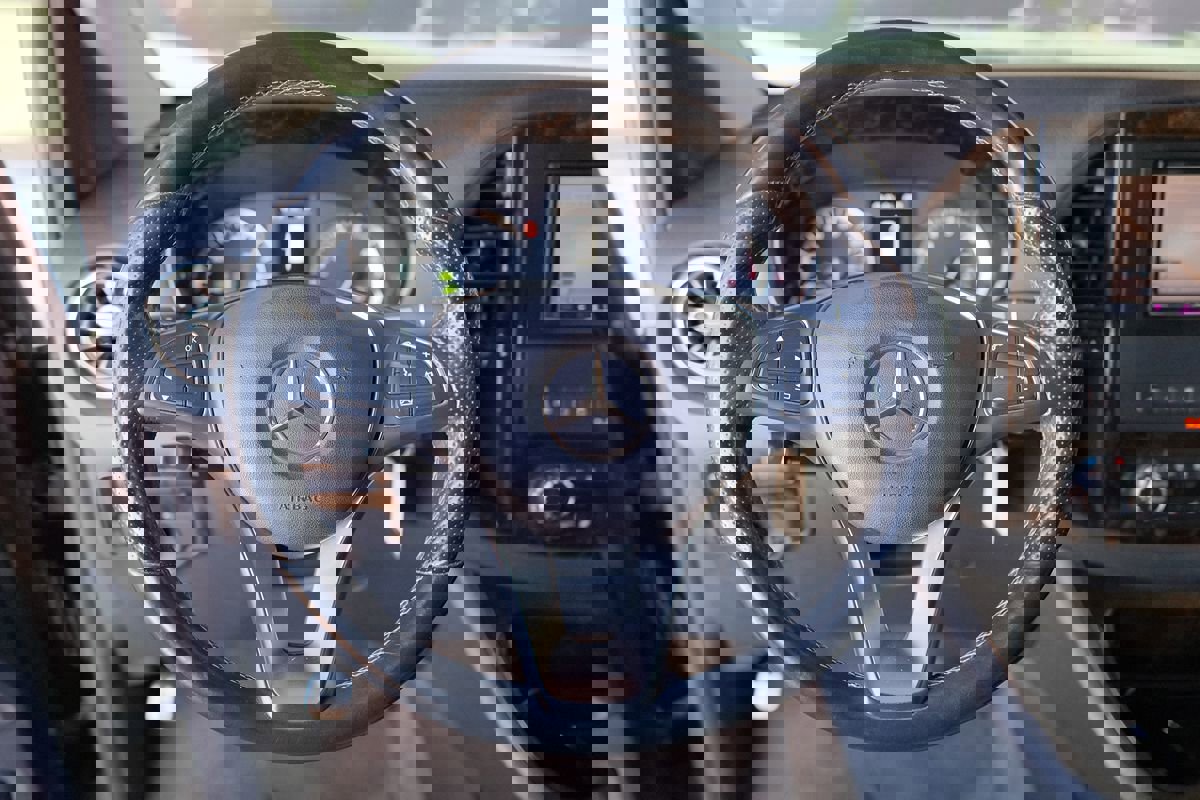 Used 2018 Mercedes-Benz Metris Passenger image 13