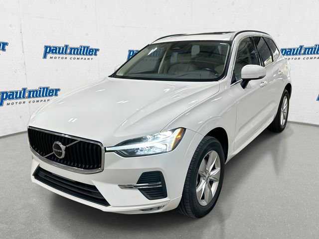 Used 2022 Volvo XC60 B5 Momentum image 1