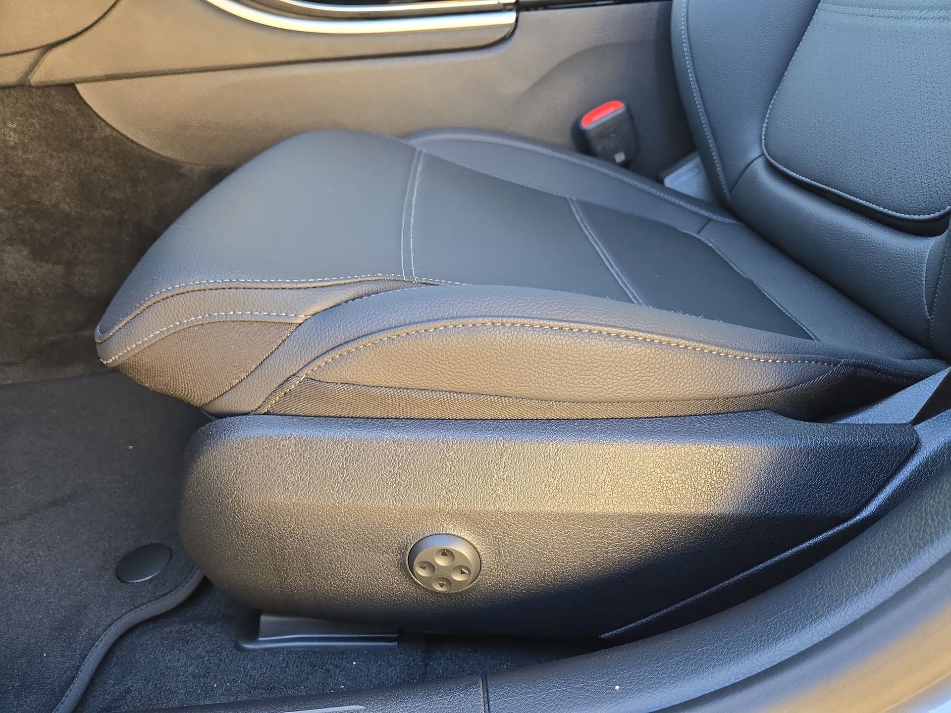 New 2026 Mercedes-Benz C 300 Sedan image 17