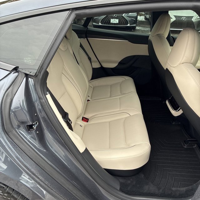 Used 2021 Tesla Model S Plaid image 13