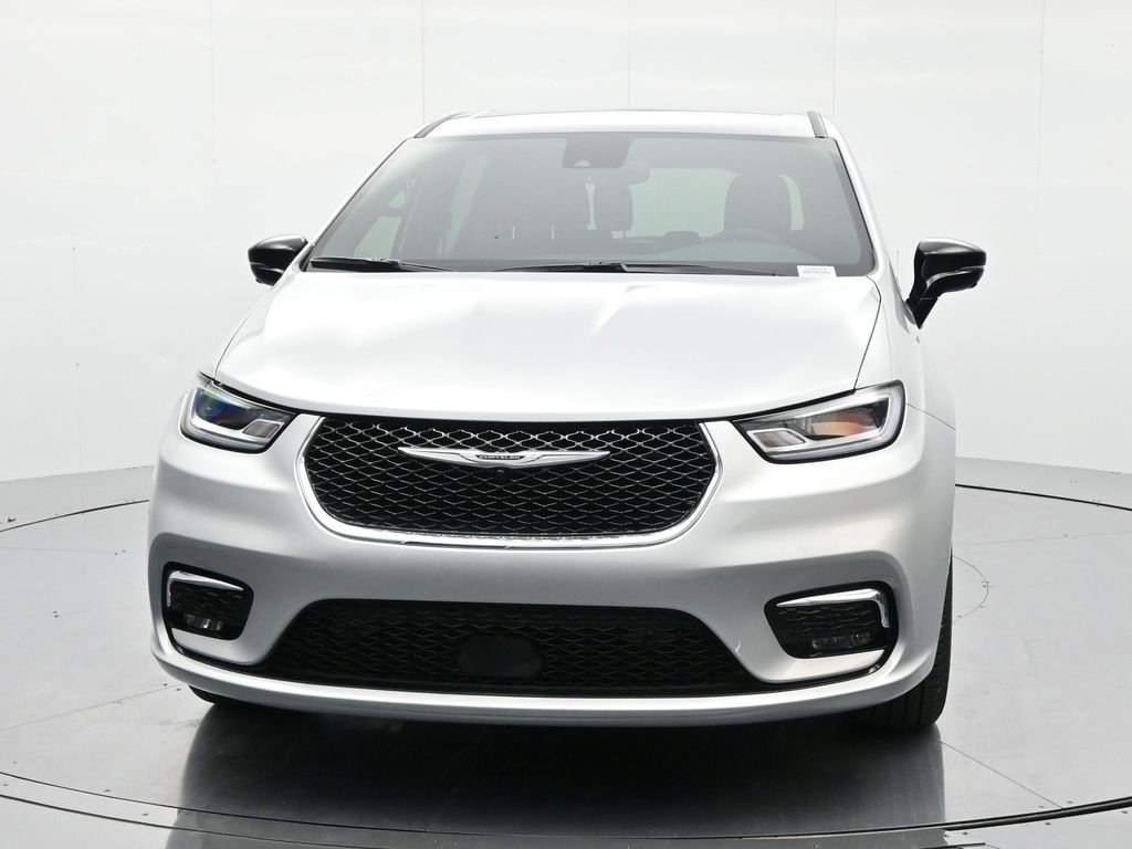 New 2026 Chrysler Pacifica Select image 2