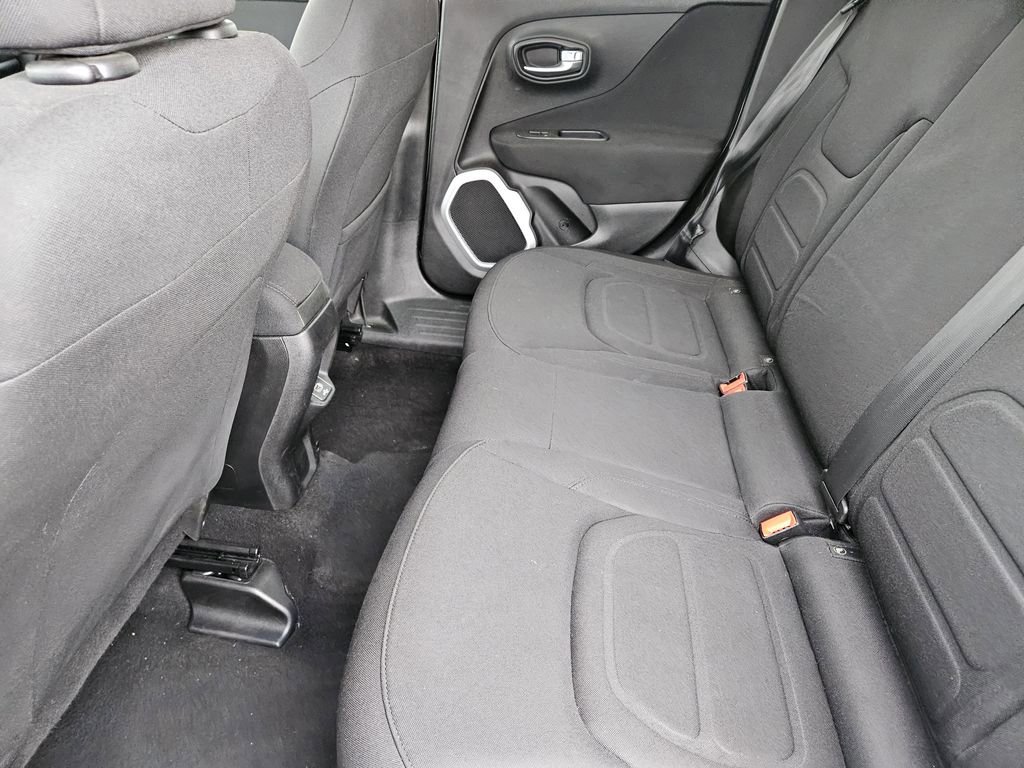 Used 2018 Jeep Renegade Latitude FWD image 21