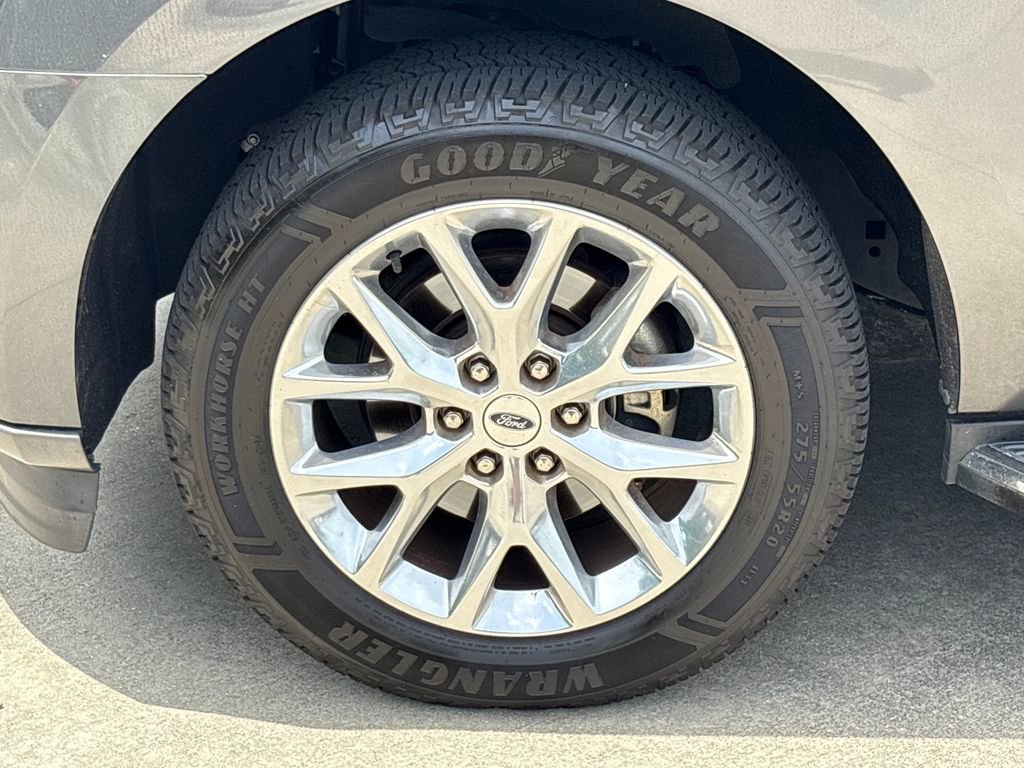 Used 2020 Ford Expedition XLT w/ Equipment Group 202A RWD image 12