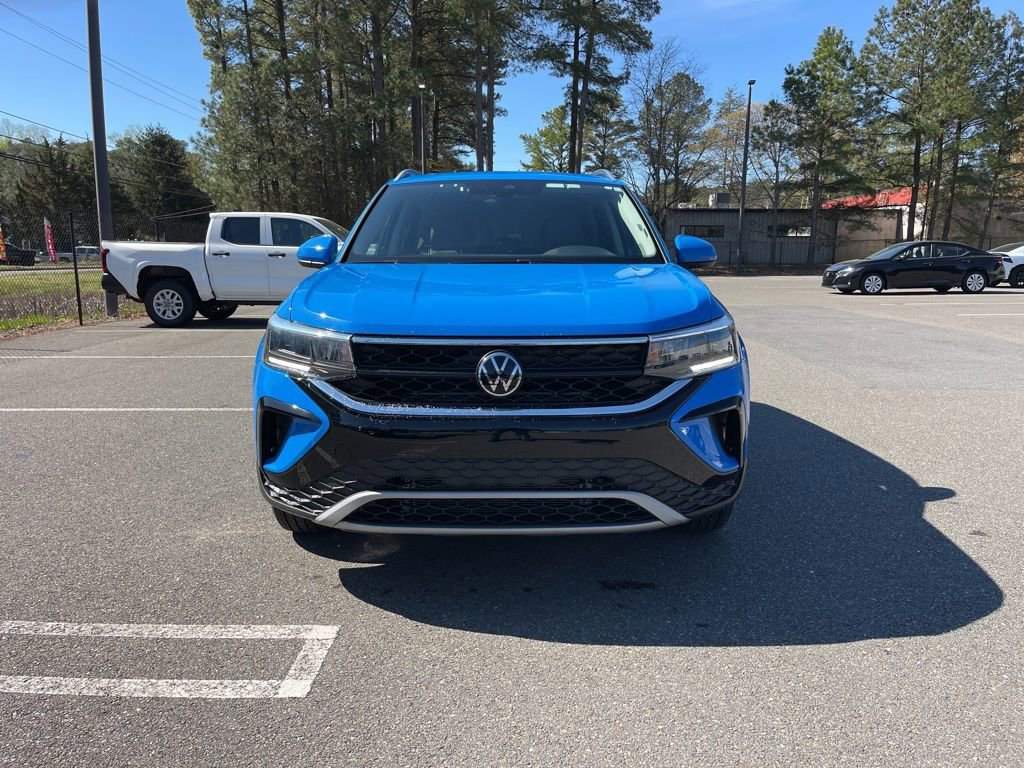 Used 2024 Volkswagen Taos SE image 3