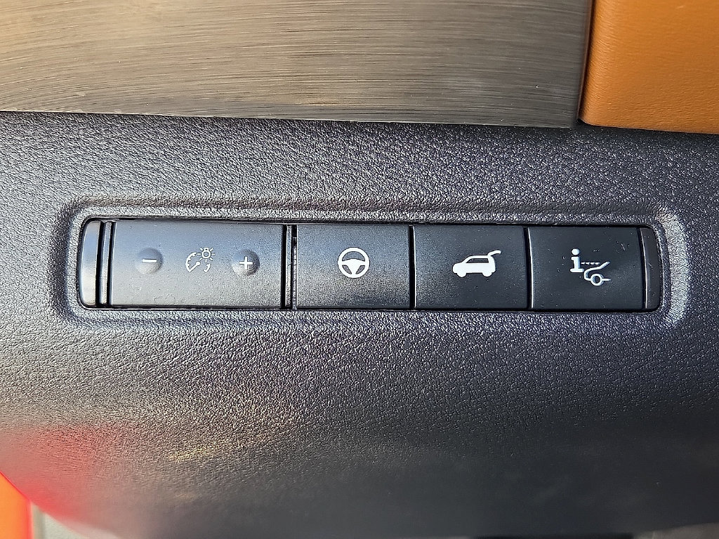 Used 2023 Nissan Pathfinder Platinum AWD/4WD image 22