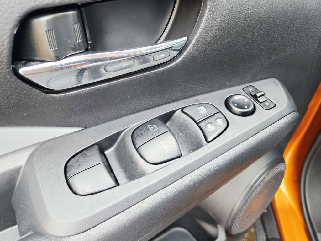 Used 2023 Nissan Kicks SR w/ SR Premium Package image 31
