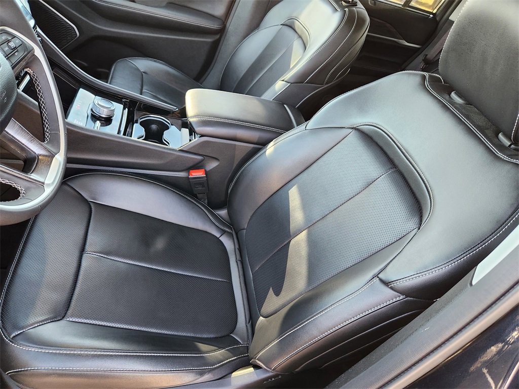 Used 2023 Jeep Grand Cherokee Limited w/ Luxury Tech Group II image 9