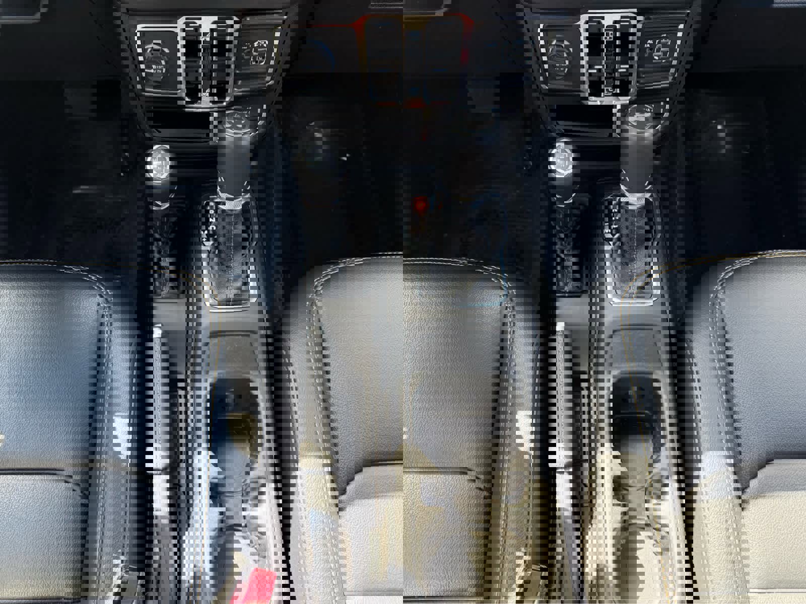 Used 2025 Jeep Wrangler Sahara w/ Safety Group image 27