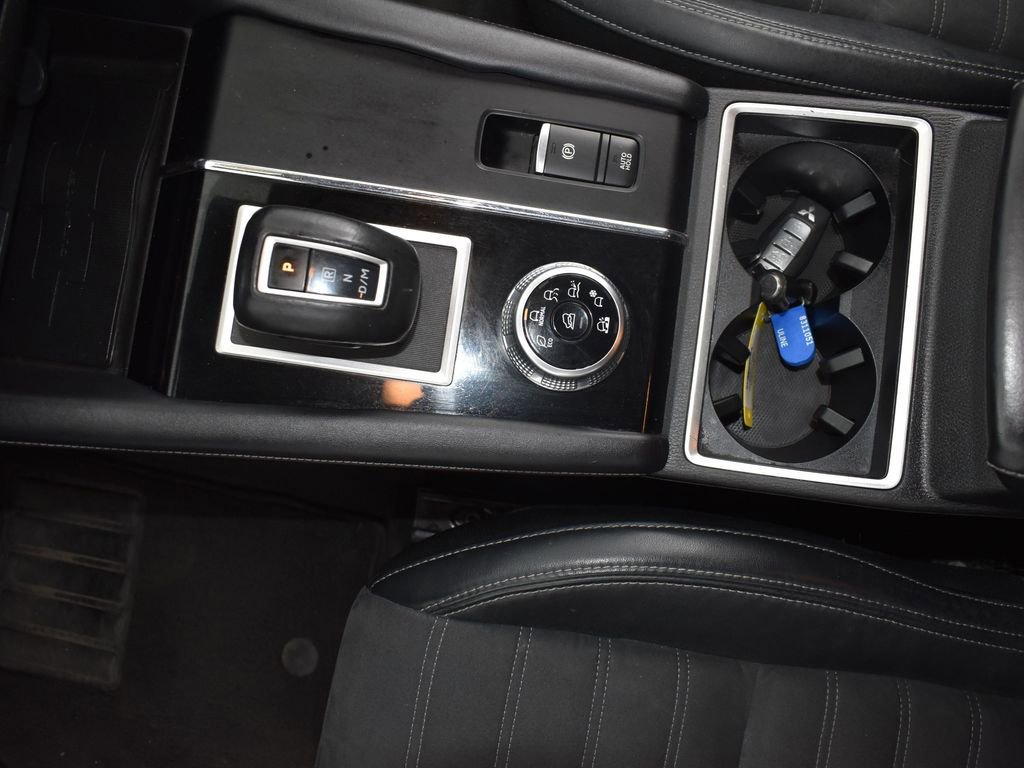 Used 2022 Mitsubishi Outlander SE image 24