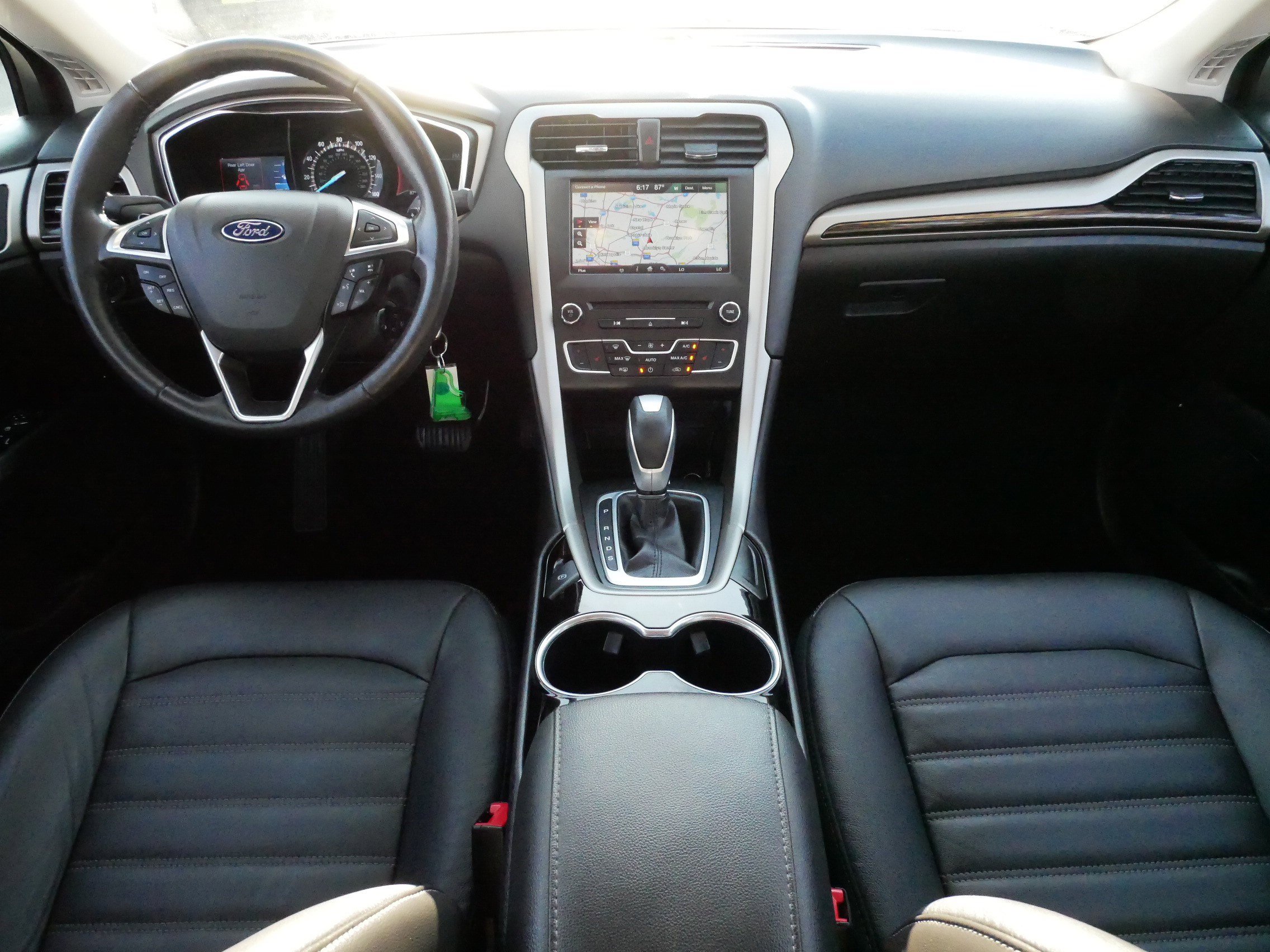 Used 2016 Ford Fusion SE w/ Equipment Group 202A FWD image 10