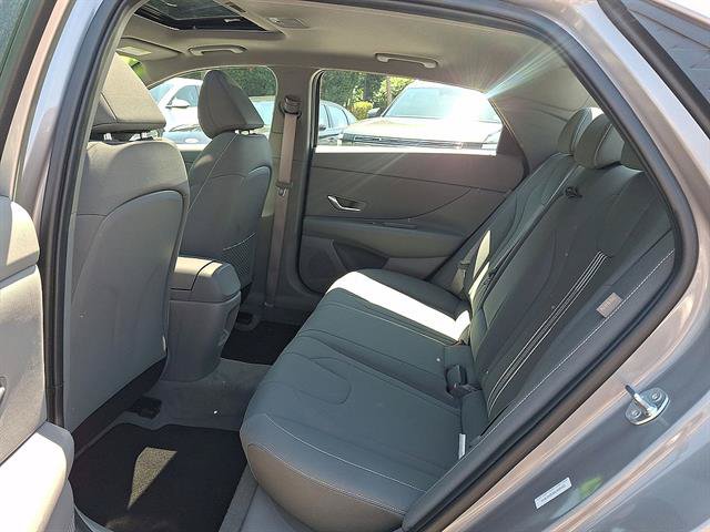 Certified 2025 Hyundai Elantra SEL FWD image 20