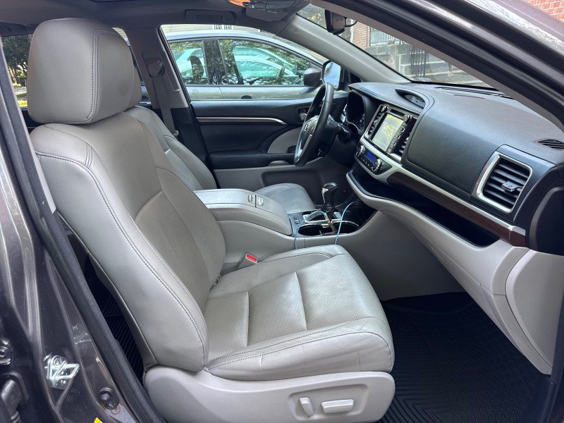Used 2015 Toyota Highlander Limited AWD/4WD image 27