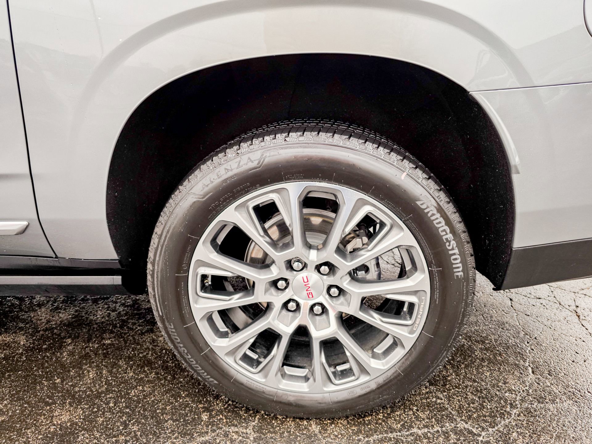 Used 2025 GMC Yukon XL Denali w/ Sun & Power Step Package image 15