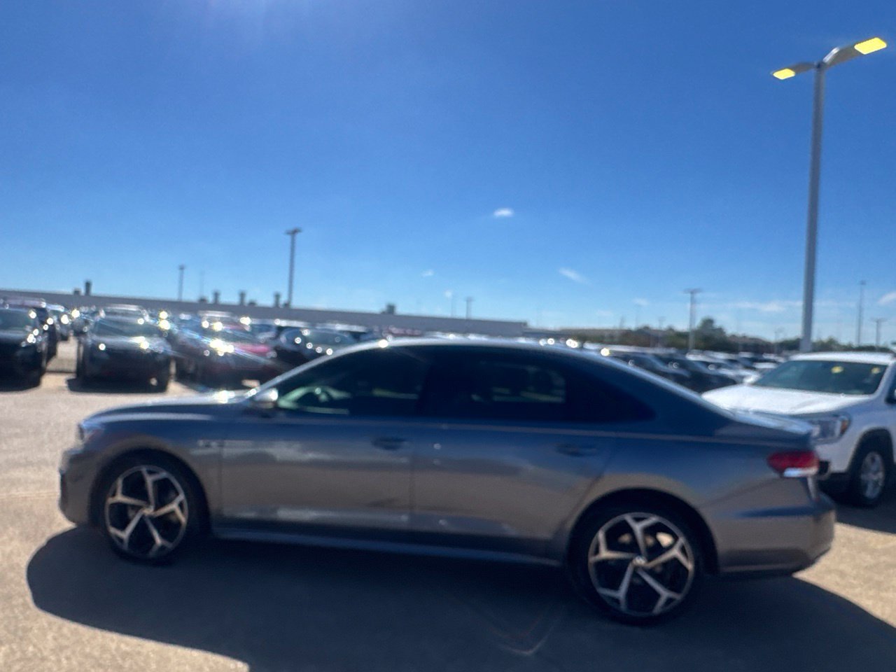 Used 2022 Volkswagen Passat 2.0T R-Line FWD image 15