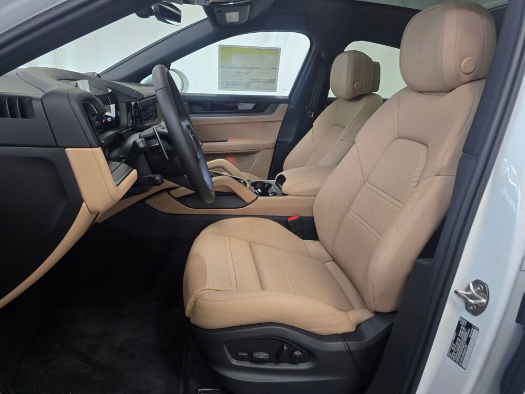 New 2025 Porsche Cayenne E-Hybrid Coupe image 5