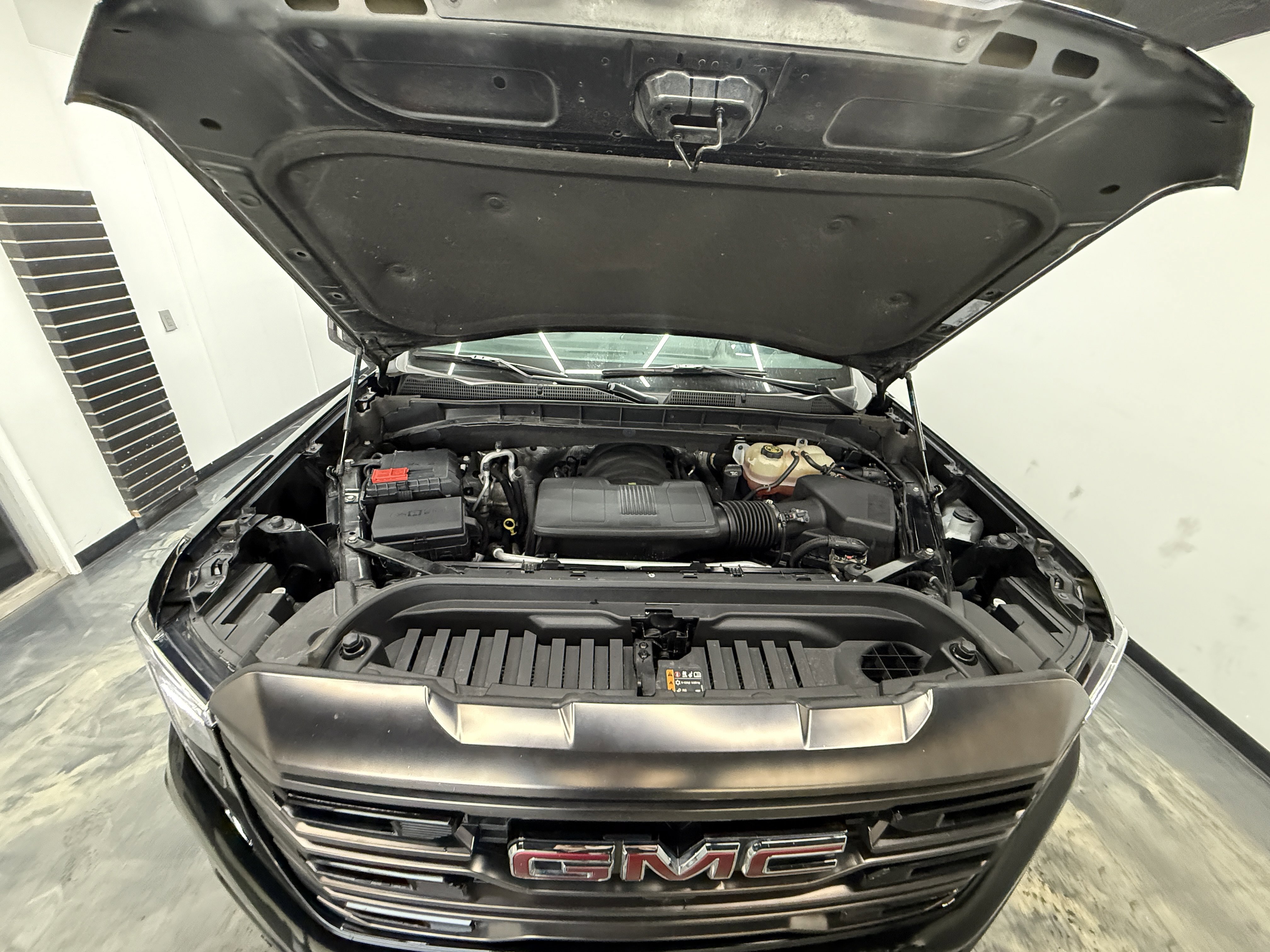 Used 2022 GMC Sierra 1500 AT4X image 32