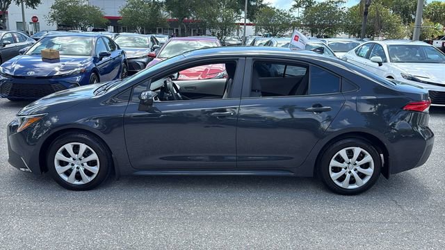 Certified 2025 Toyota Corolla LE FWD image 4