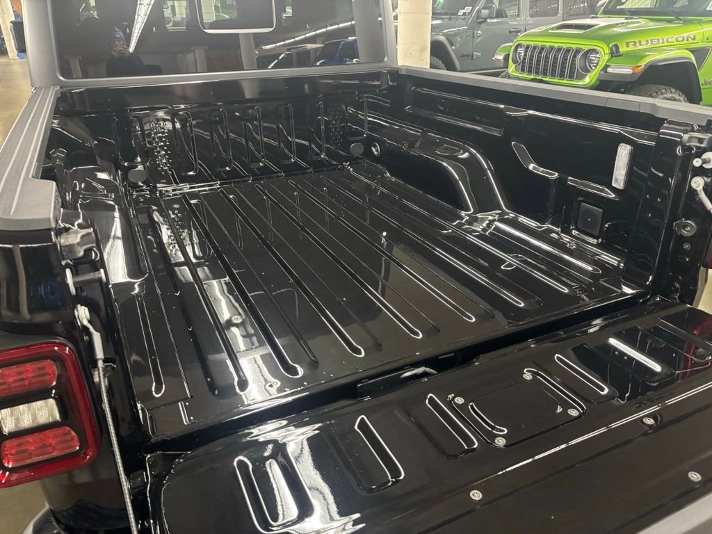 New 2025 Jeep Gladiator Rubicon w/ Safety Group image 9