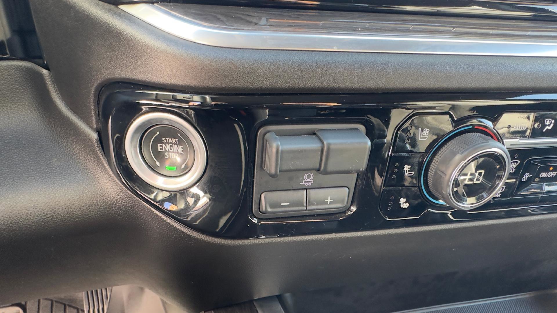 Used 2022 Chevrolet Silverado 1500 LTZ AWD/4WD image 19