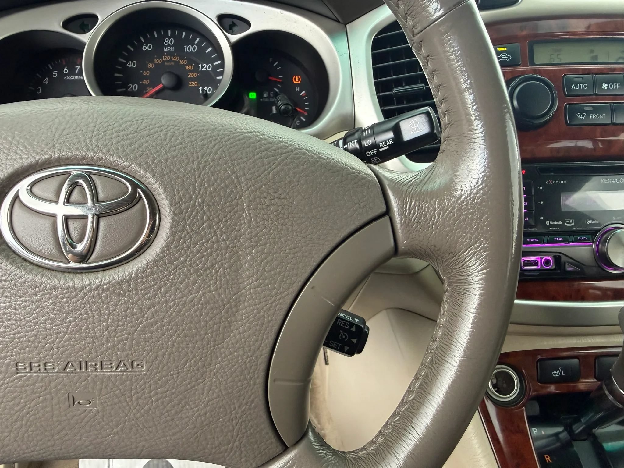 Used 2005 Toyota Highlander Limited w/ Leather Trim Pkg AWD/4WD image 22