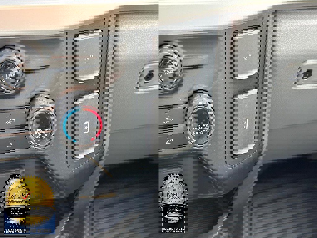 Used 2023 Ford F550 4x4 Regular Cab Super Duty image 16