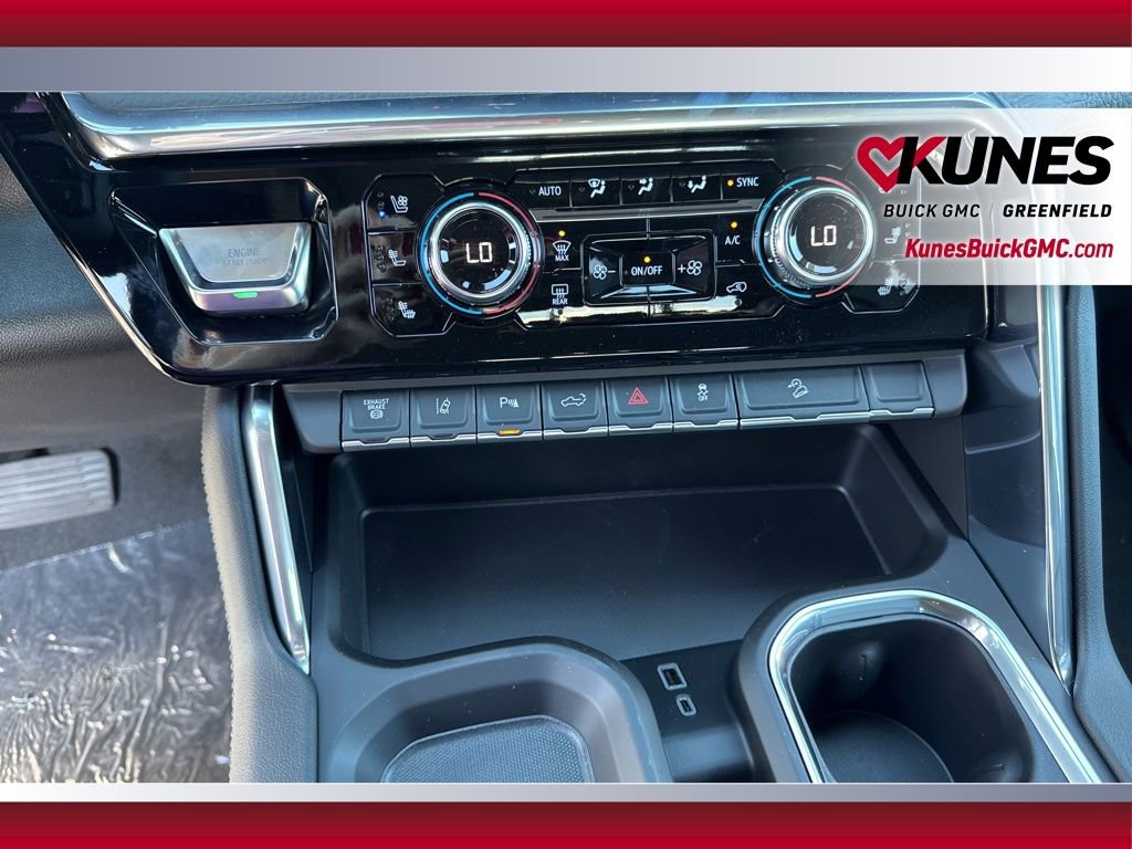 New 2026 GMC Sierra 3500 Denali w/ Denali Reserve Package image 32