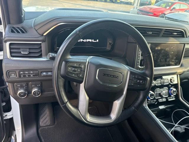 Used 2023 GMC Yukon XL Denali AWD/4WD image 8