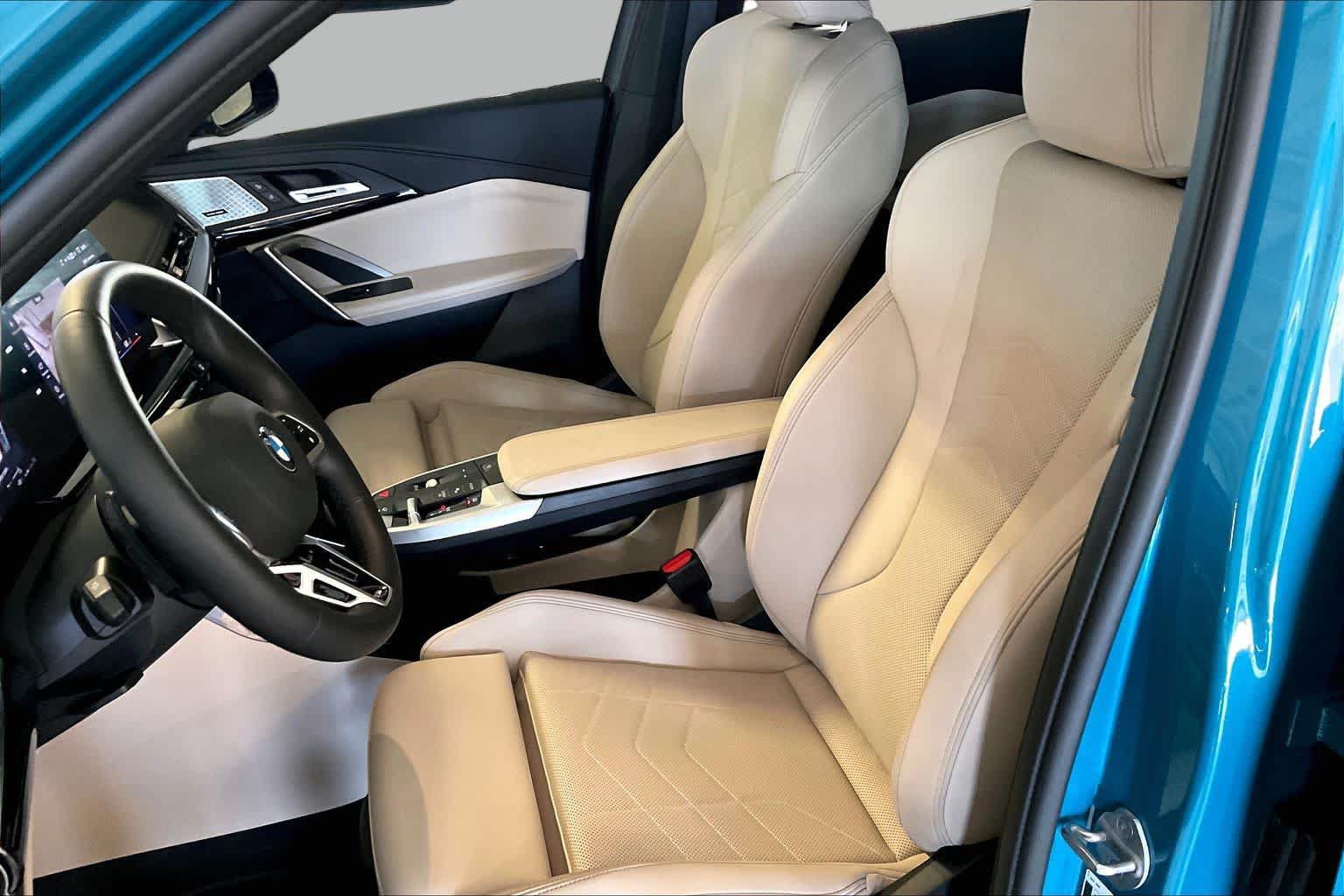 Used 2025 BMW X1 xDrive28i w/ M Sport Package AWD/4WD image 7