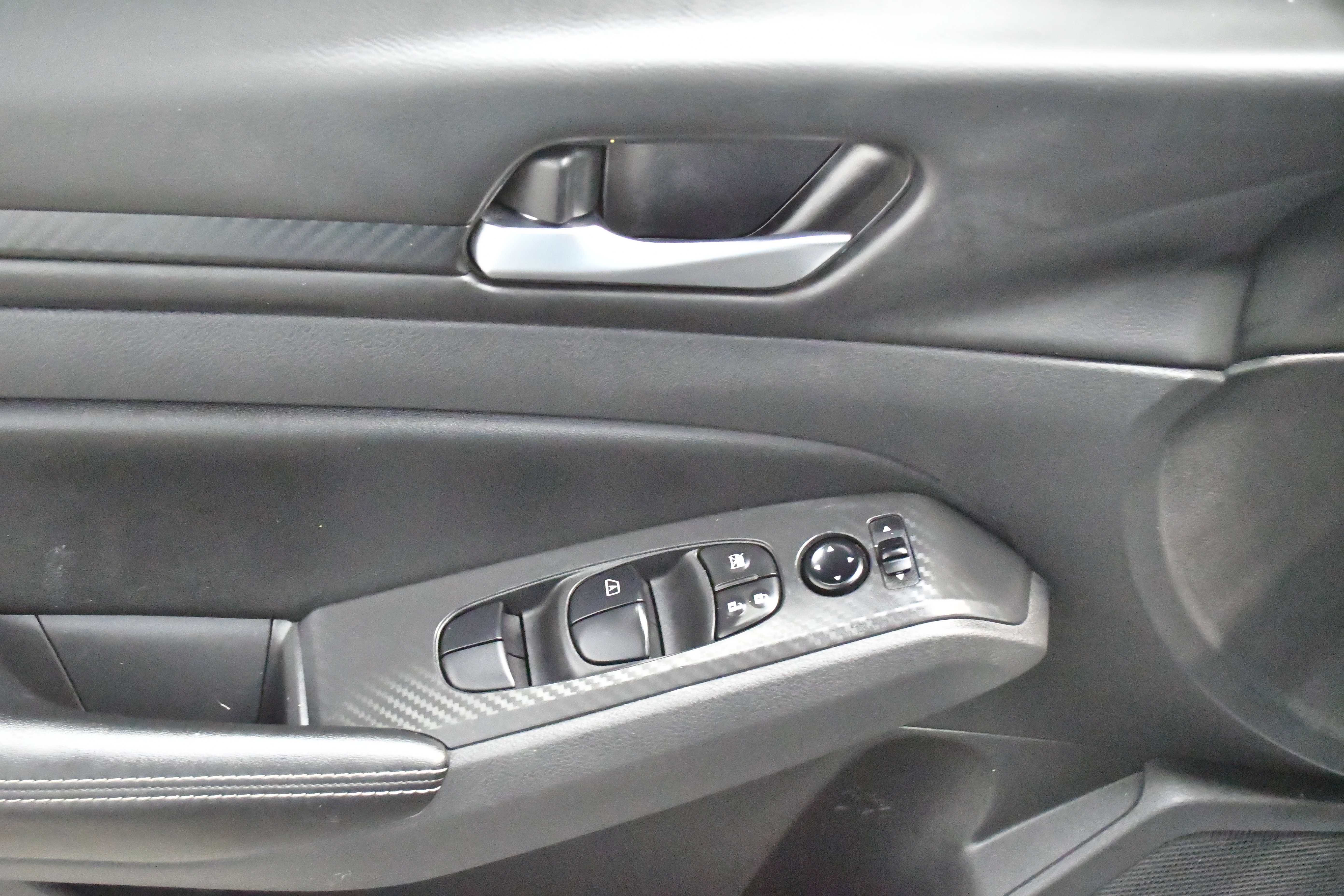 Used 2024 Nissan Altima 2.5 SV image 27