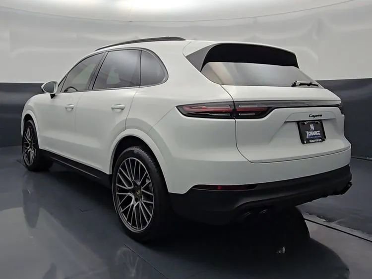 Used 2022 Porsche Cayenne AWD/4WD image 5