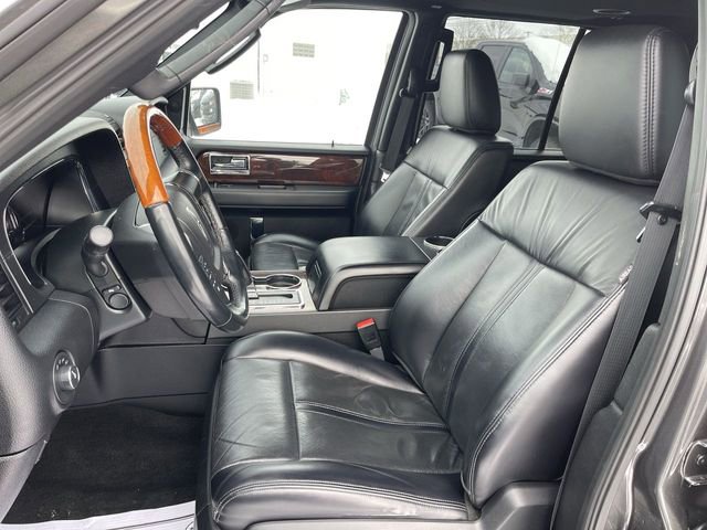 Used 2017 Lincoln Navigator Select image 11