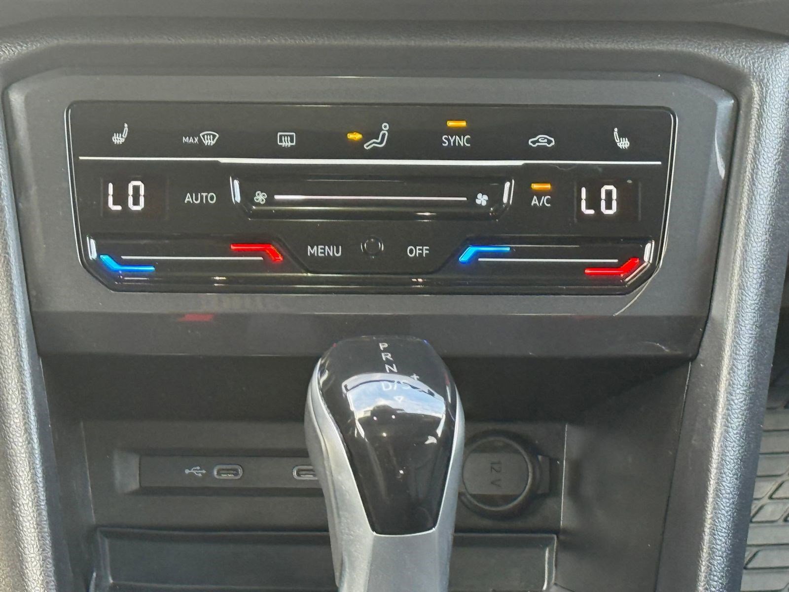 Certified 2022 Volkswagen Tiguan SE R-Line image 18