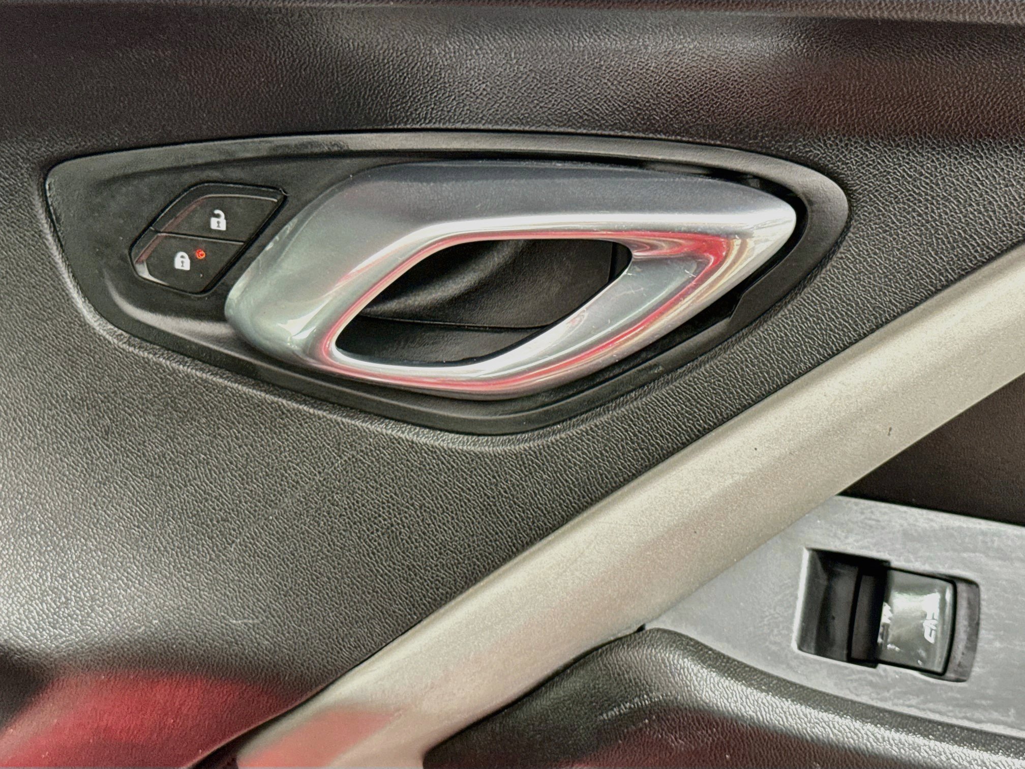 Used 2020 Chevrolet Camaro LT RWD image 41