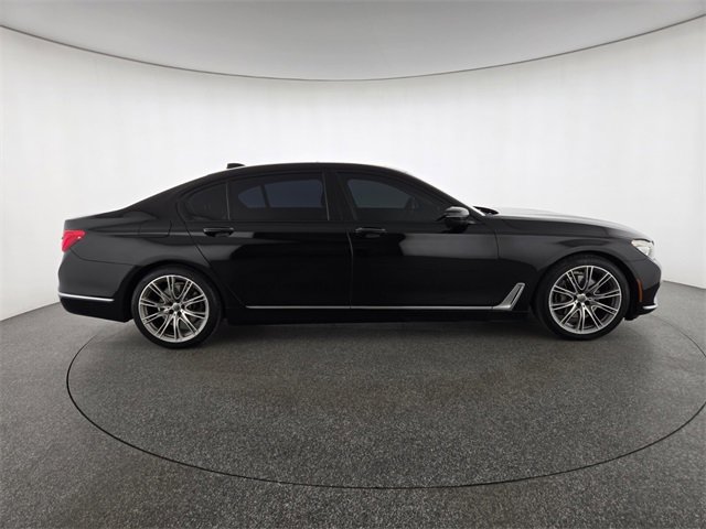 Used 2016 BMW 740i image 6
