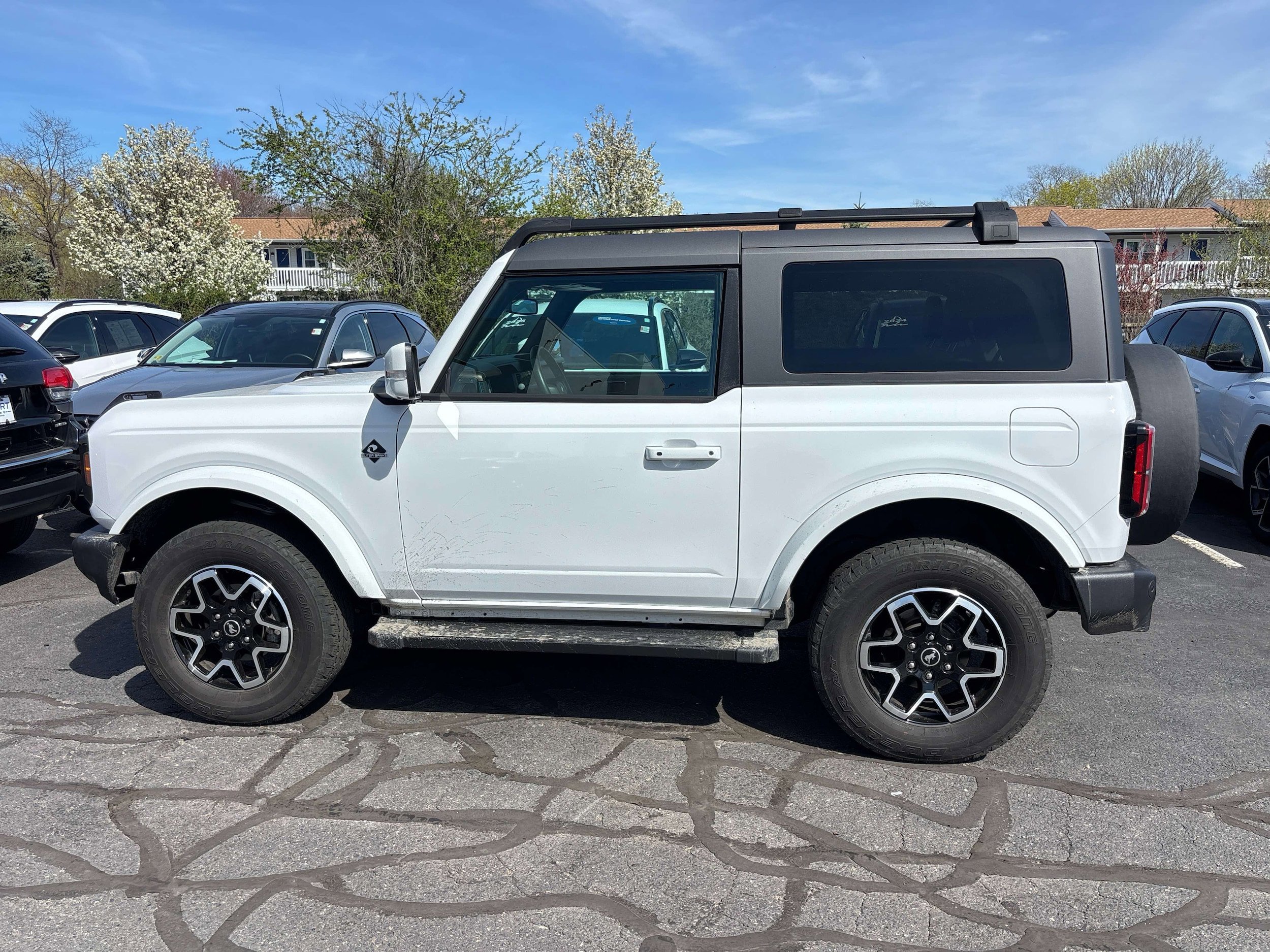 Used 2023 Ford Bronco Outer Banks AWD/4WD image 2