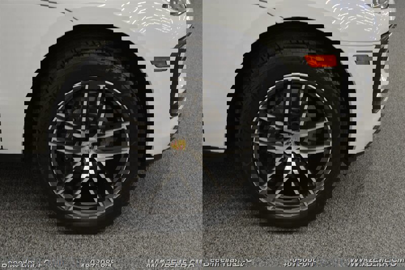 Used 2023 Porsche Macan image 40