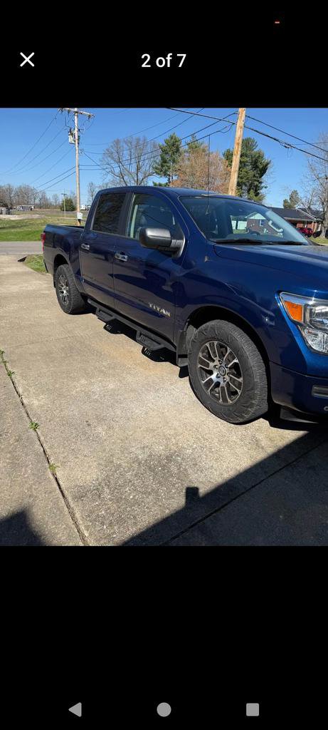 Used 2021 Nissan Titan SV w/ SV Convenience Package image 2