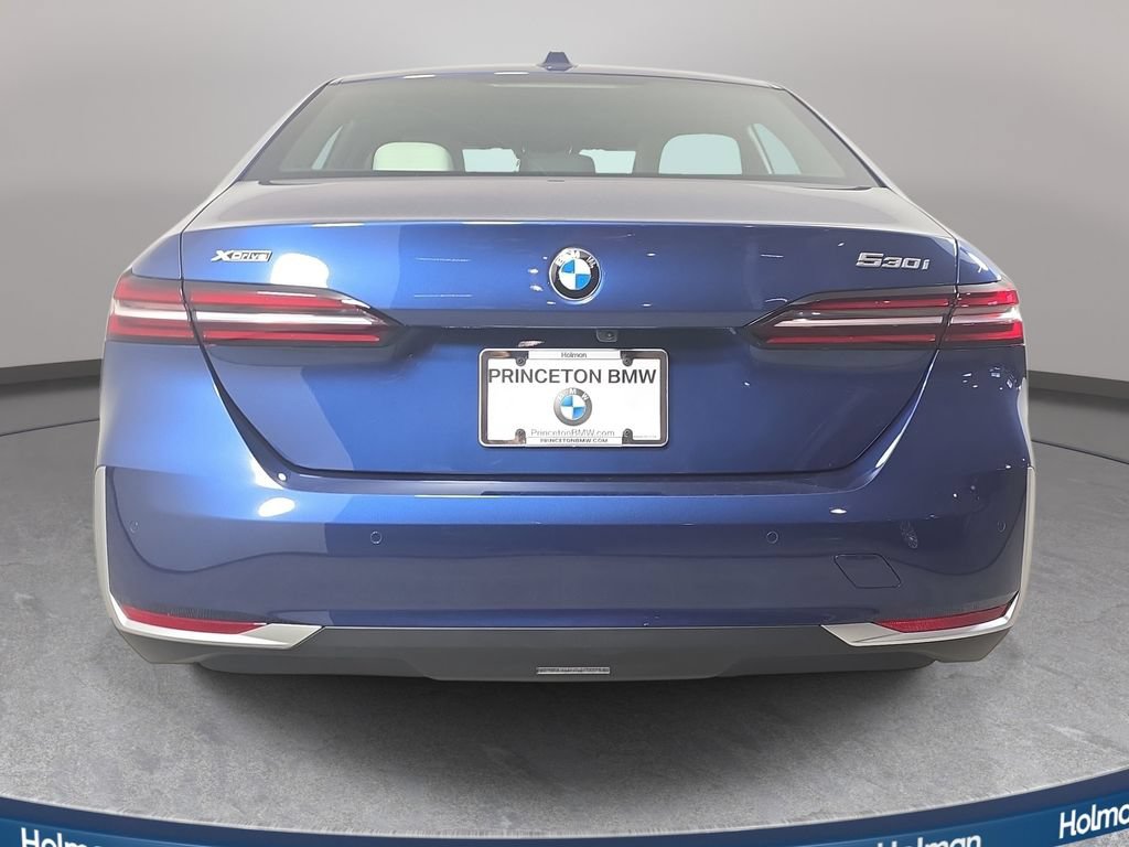 Used 2026 BMW 530i xDrive w/ Convenience Package AWD/4WD image 6