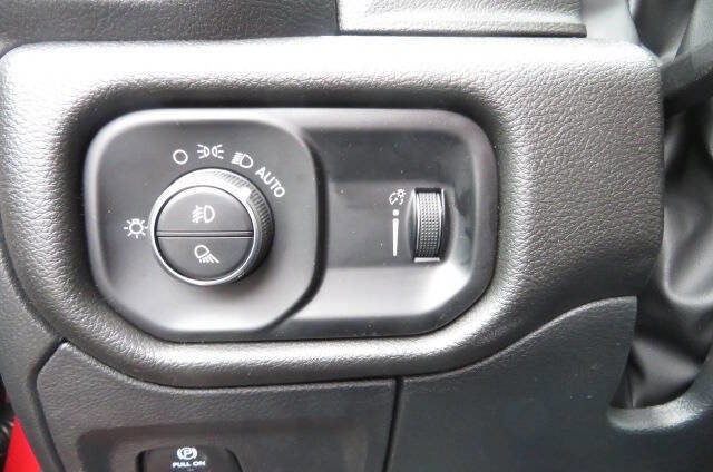 New 2025 RAM 1500 Classic Warlock image 15