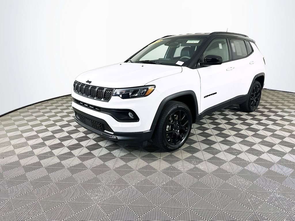 Used 2023 Jeep Compass Altitude image 5