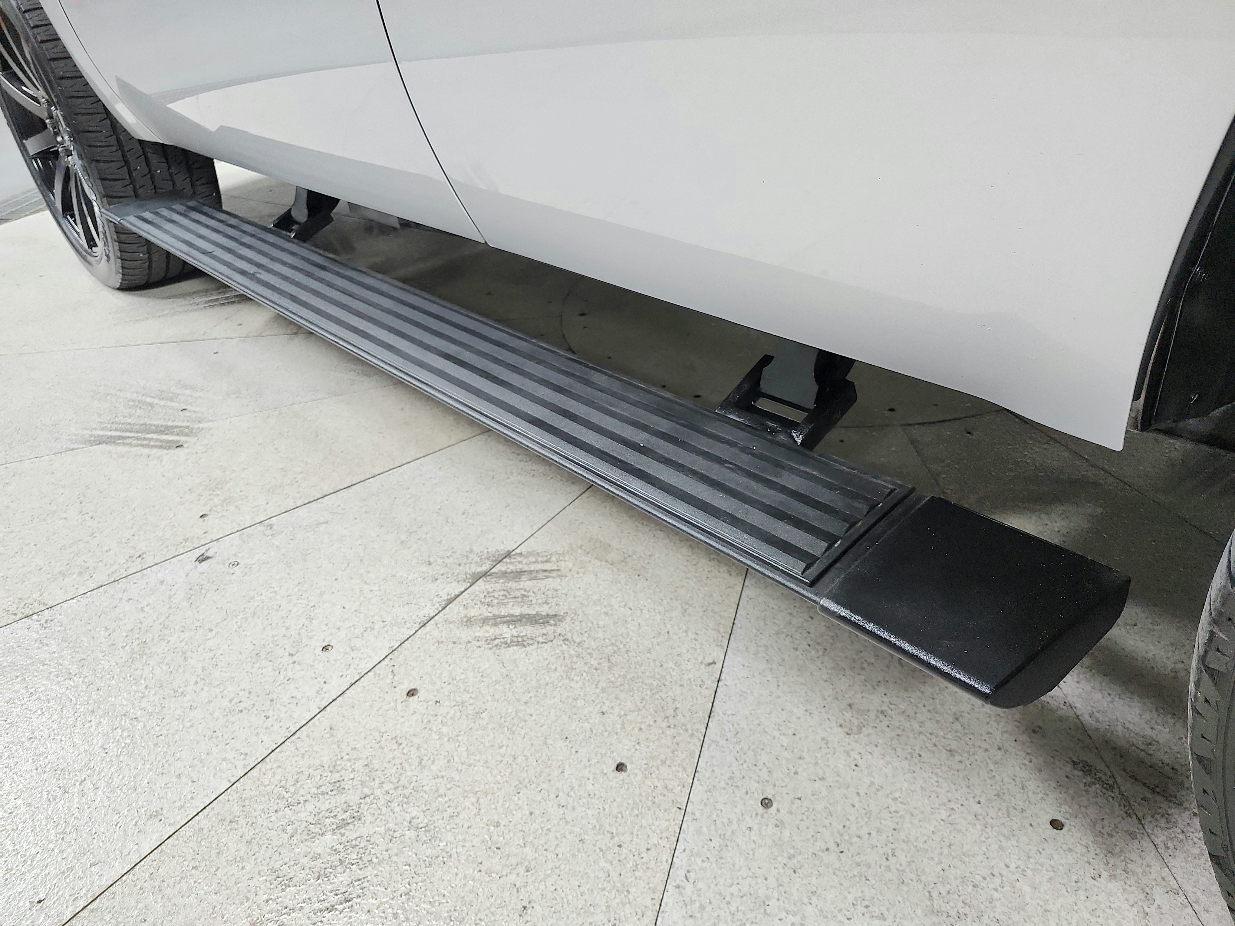 Used 2014 Cadillac Escalade Premium RWD image 48