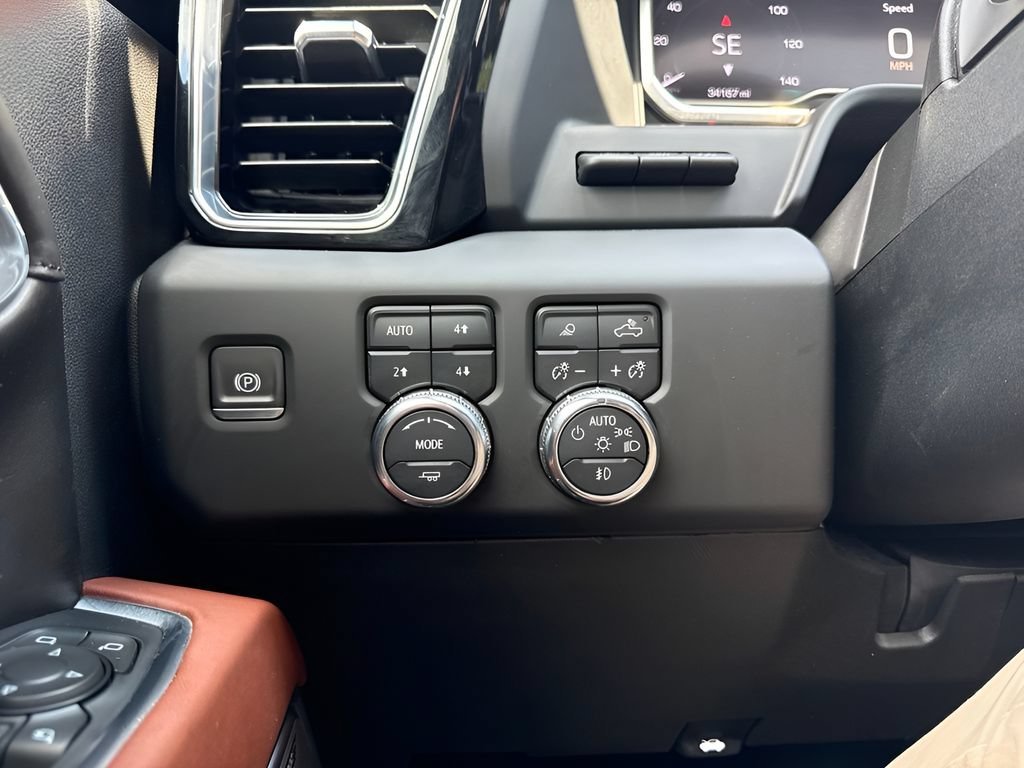 Used 2024 GMC Sierra 2500 Denali Ultimate AWD/4WD image 27