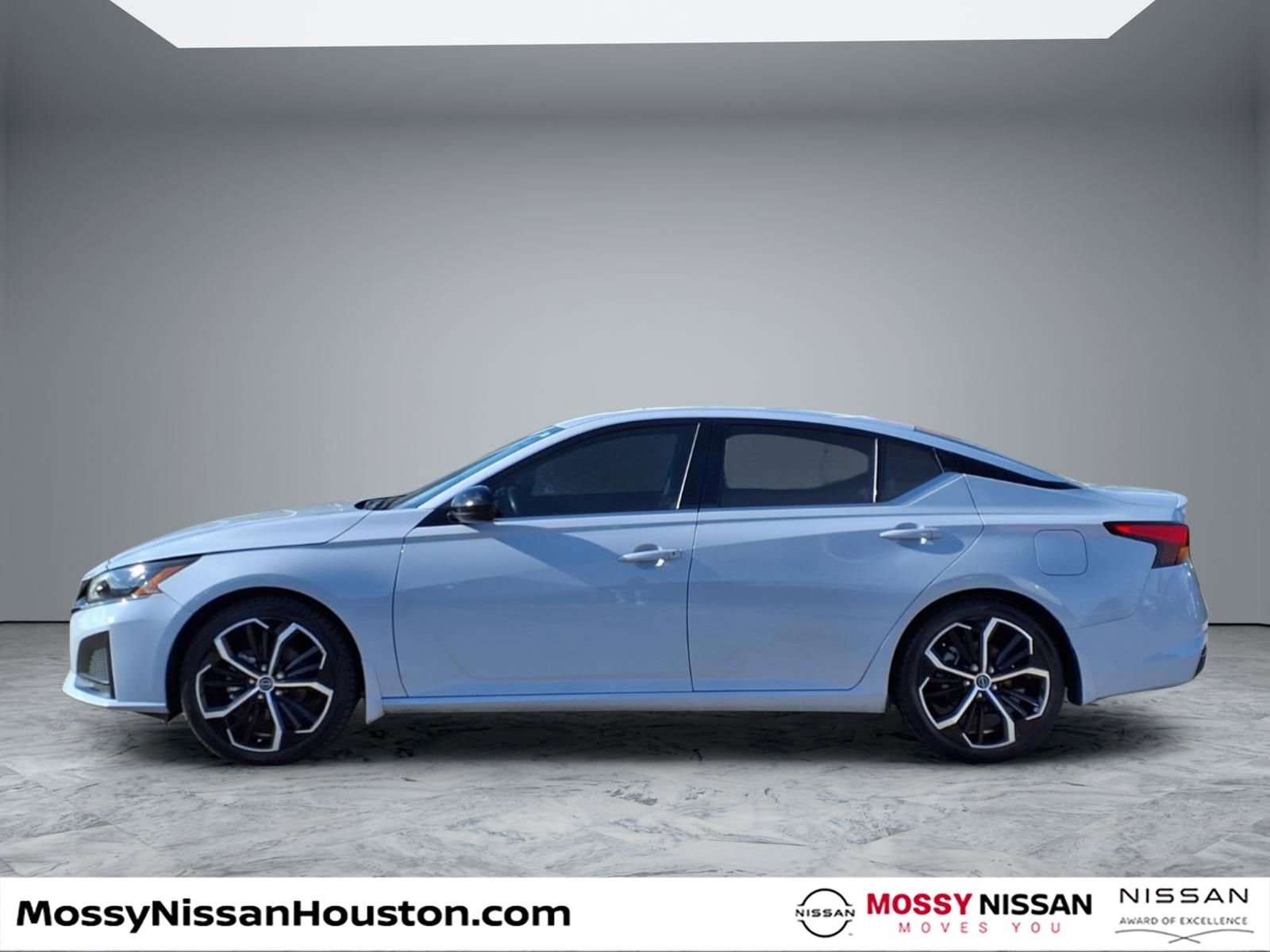 Used 2024 Nissan Altima 2.5 SR w/ SR Premium Package image 5