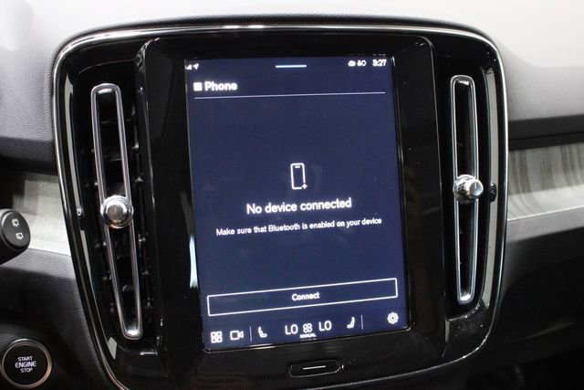 Used 2025 Volvo XC40 B5 Plus image 36