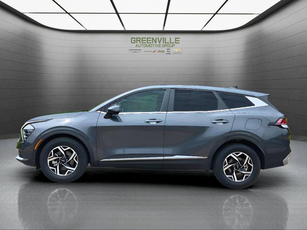 Used 2024 Kia Sportage LX FWD image 2