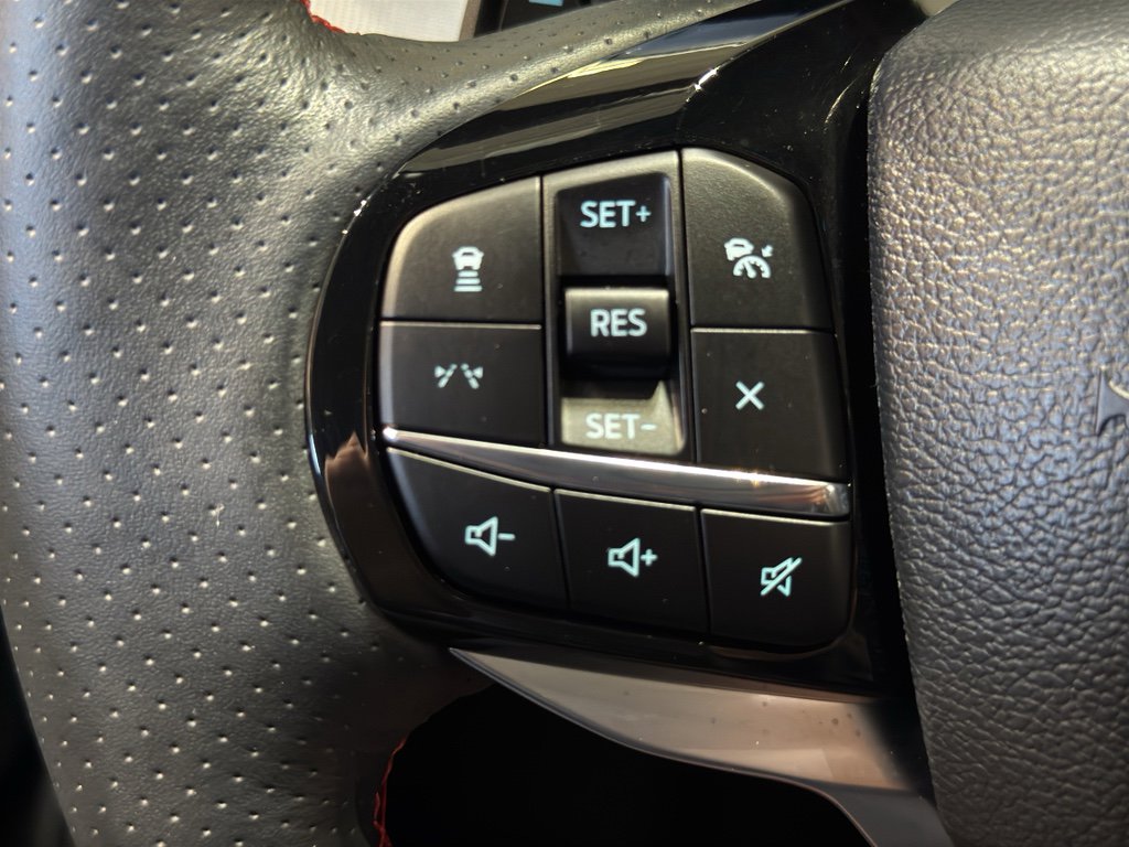 Used 2025 Ford Explorer ST image 27